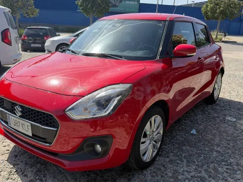 Usado Suzuki Swift GLX 111 CV (81 kW) 2018 Rojo Utilitario
