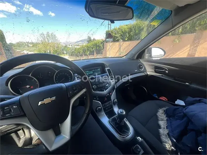 Usado Chevrolet Cruze LT 163 CV (119 kW) 2012 Gris / plata Berlina
