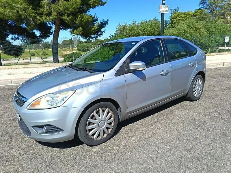 Usado Ford Focus Trend 115 CV (84 kW) 2008 Gris / plata Berlina