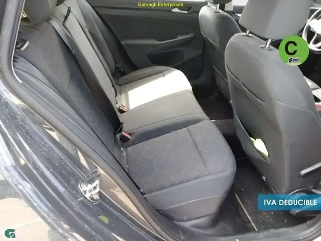 Usado VW Golf VIII Life 116 CV (85 kW) 2022 Gris Utilitario