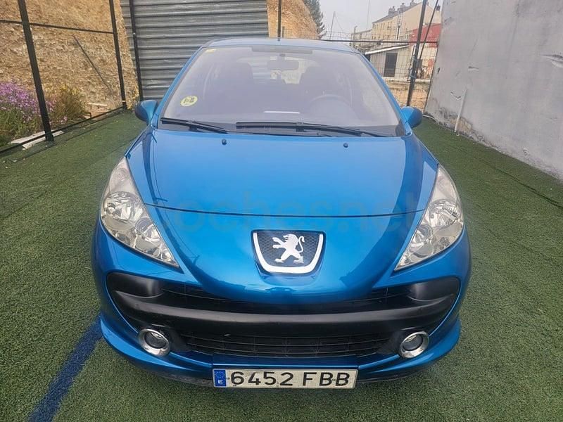 Usado Peugeot 207 90 CV (66 kW) 2006 Azul Berlina