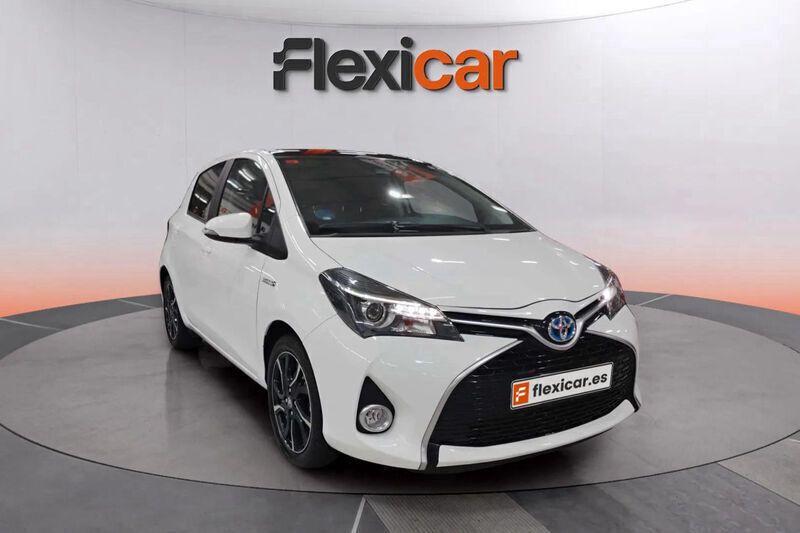 Blanco Usado 2017 Toyota Yaris Hybrid Berlina | 11.990 € (Buen precio) - Imagen 1/4