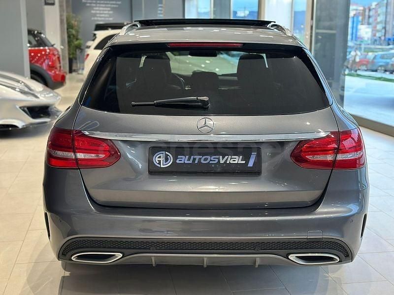 Usado Mercedes C220 170 CV (125 kW) 2021 Gris / plata Familiar