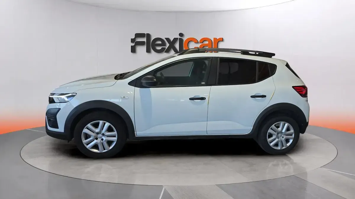 Usado Dacia Sandero Essentiel 101 CV (74 kW) 2024 Blanco Berlina