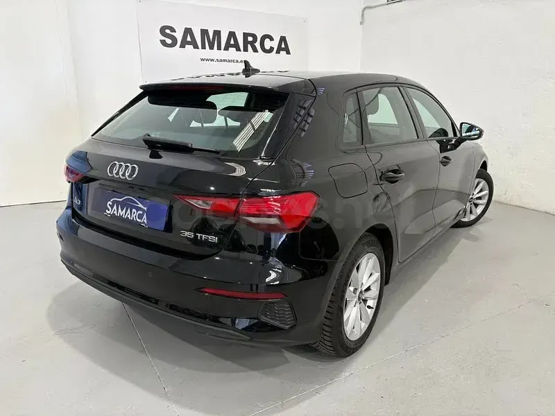 Usado Audi A3 150 CV (110 kW) 2021 Negro Berlina