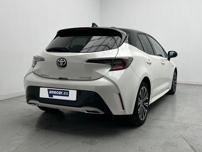 Usado Toyota Corolla Style 184 CV (135 kW) 2019 Blanco/techo negro Berlina