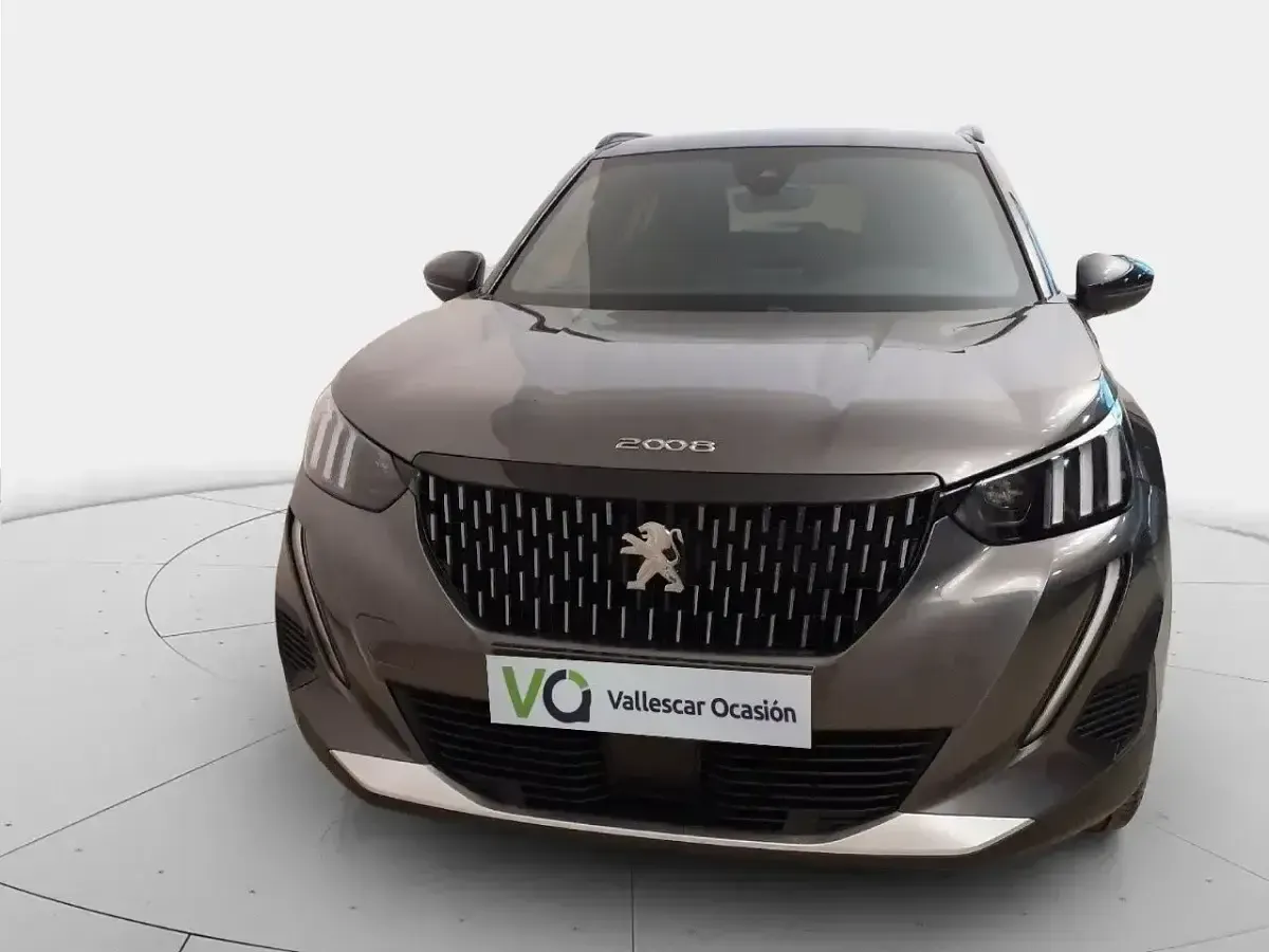 Usado Peugeot 2008 GT 130 CV (95 kW) 2023 Gris SUV