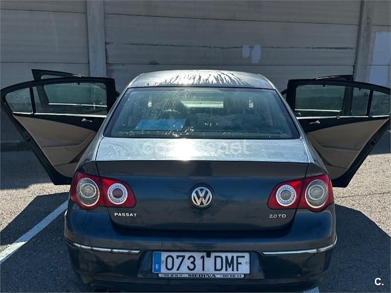 Usado VW Passat Advance 140 CV (102 kW) 2005 Azul Berlina