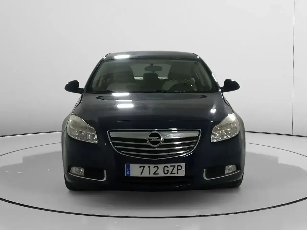 Usado Opel Insignia Edition 132 CV (97 kW) 2010 Azul Berlina