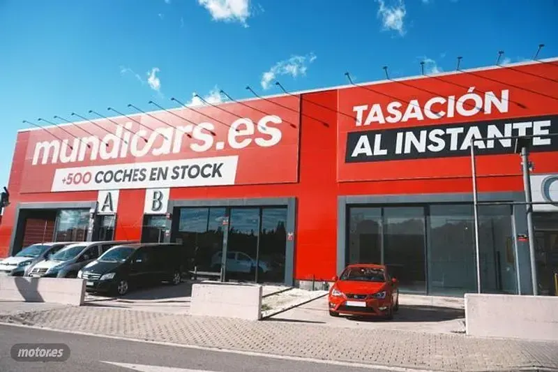 Usado Opel Astra Dynamic 125 CV (91 kW) 2018 Gris / plata Berlina