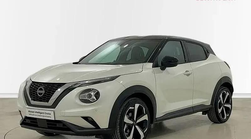 Lunar white midnight black Usado 2023 Nissan Juke Tekna SUV | 23.250 € (Caro) - Imagen 1/4