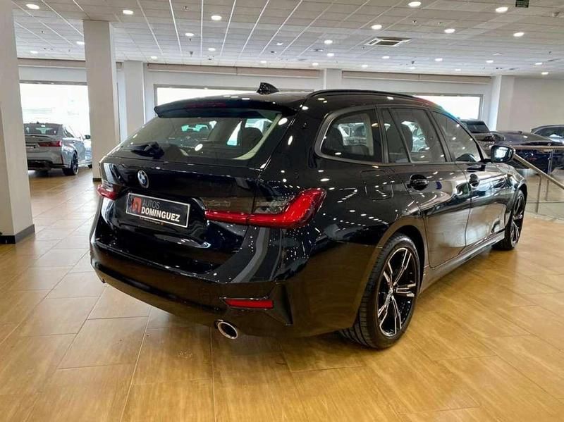 Usado BMW 318 150 CV (110 kW) 2022 Negro Familiar