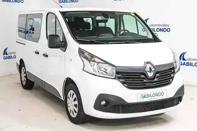Usado Renault Trafic Zen 95 CV (69 kW) 2018 Blanco Monovolumen