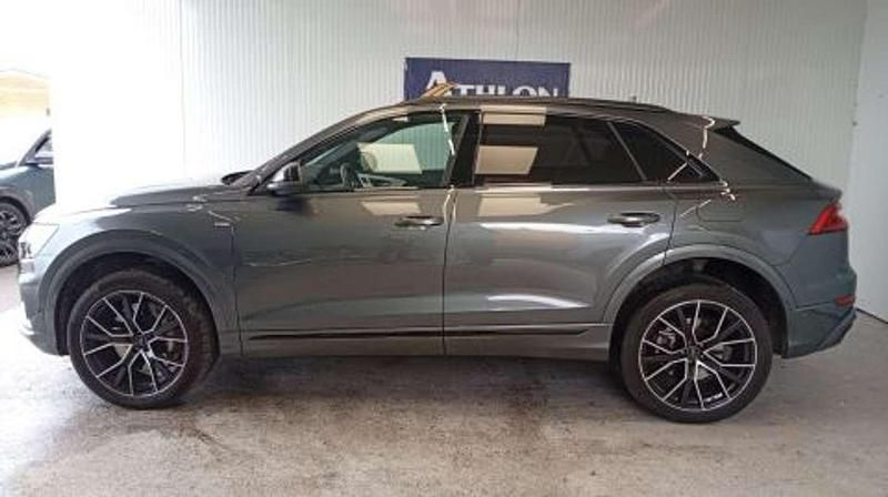 Usado Audi Q8 381 CV (280 kW) 2022 Gris SUV