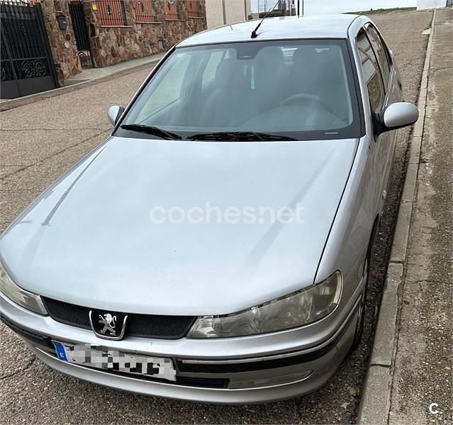 Usado Peugeot 406 90 CV (66 kW) 2000 Gris / plata Familiar