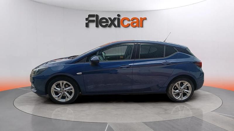 Usado Opel Astra GS Line 110 CV (80 kW) 2020 Azul Berlina