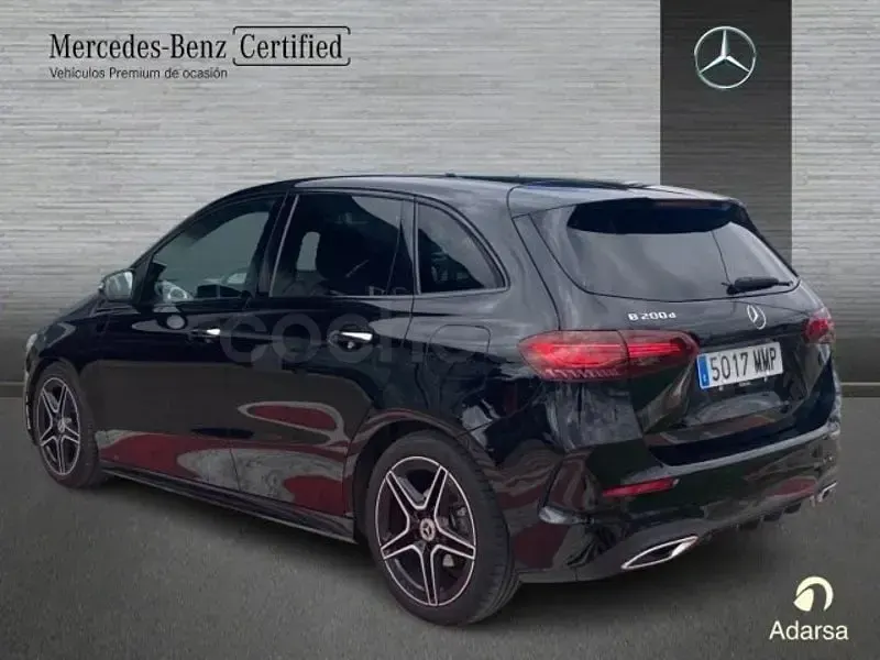 Usado Mercedes B200 150 CV (110 kW) 2023 Negro Utilitario