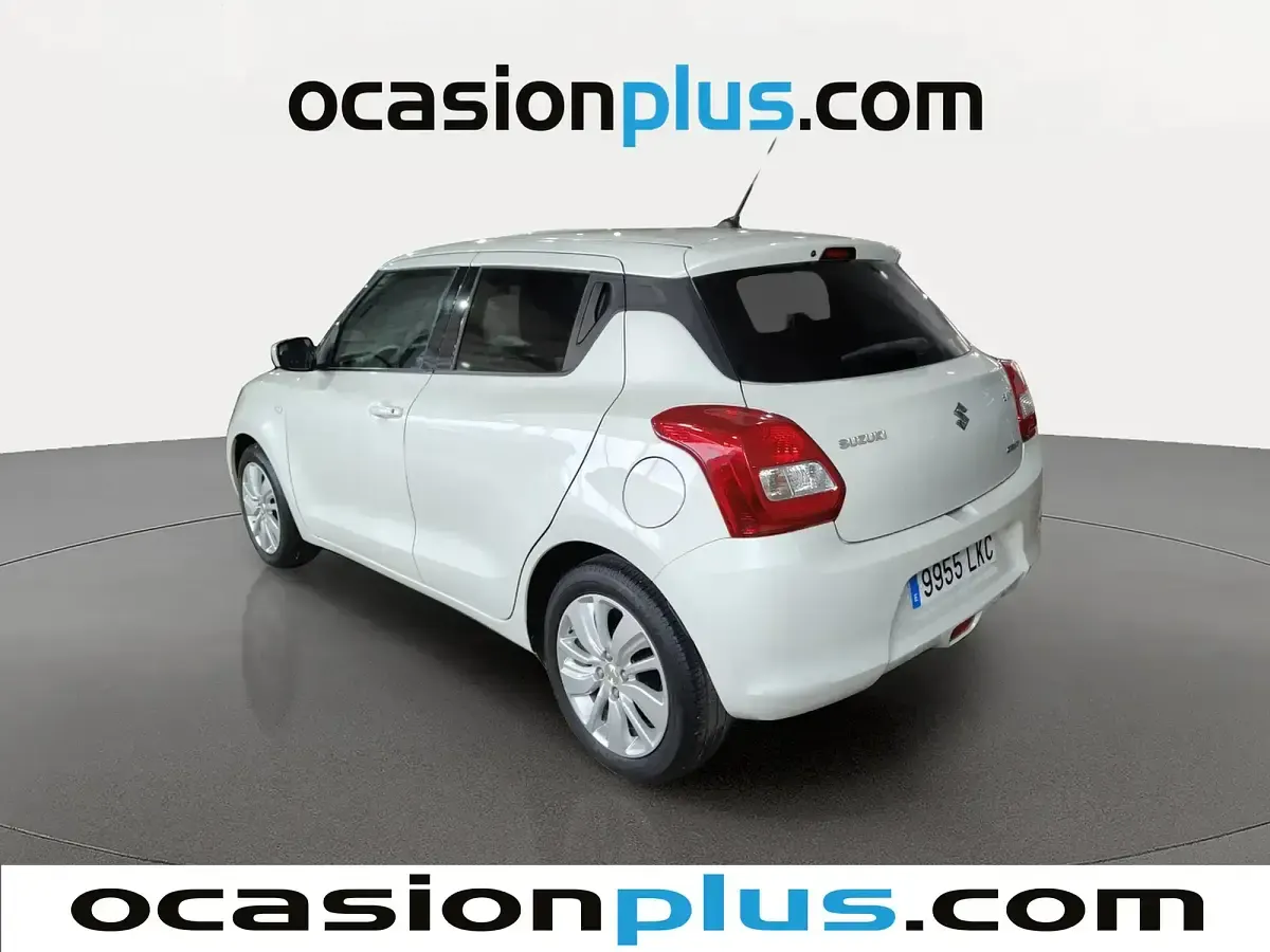Käytetty Suzuki Swift 90 HP (66 kW) 2020 Valkoinen Sedan