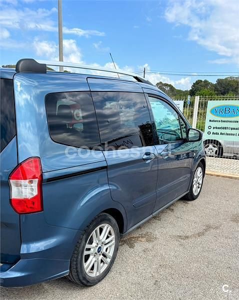 Usado Ford Tourneo Courier Titanium 100 CV (73 kW) 2019 Azul Monovolumen