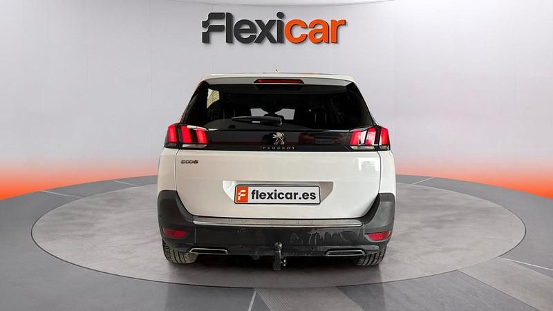 Usado Peugeot 5008 Allure 165 CV (121 kW) 2018 Blanco Monovolumen