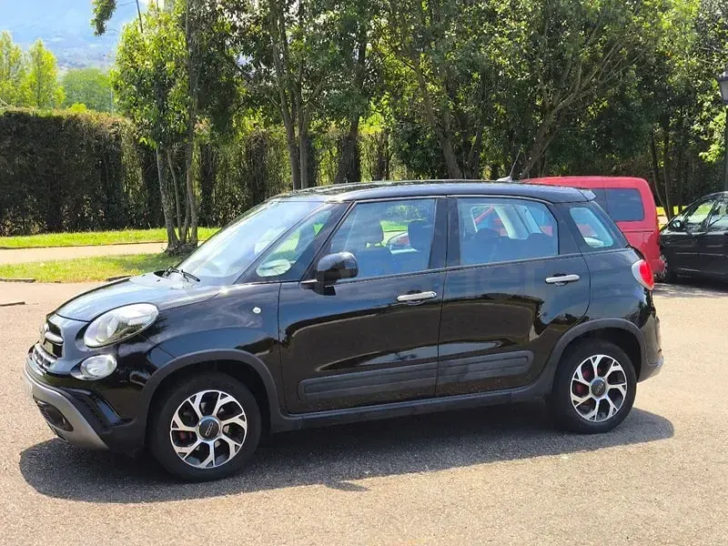 Usado Fiat 500L Cross 95 CV (69 kW) 2021 Negro Monovolumen