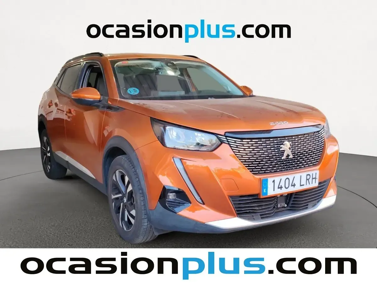 Usado Peugeot 2008 Allure 131 CV (96 kW) 2021 Naranja SUV