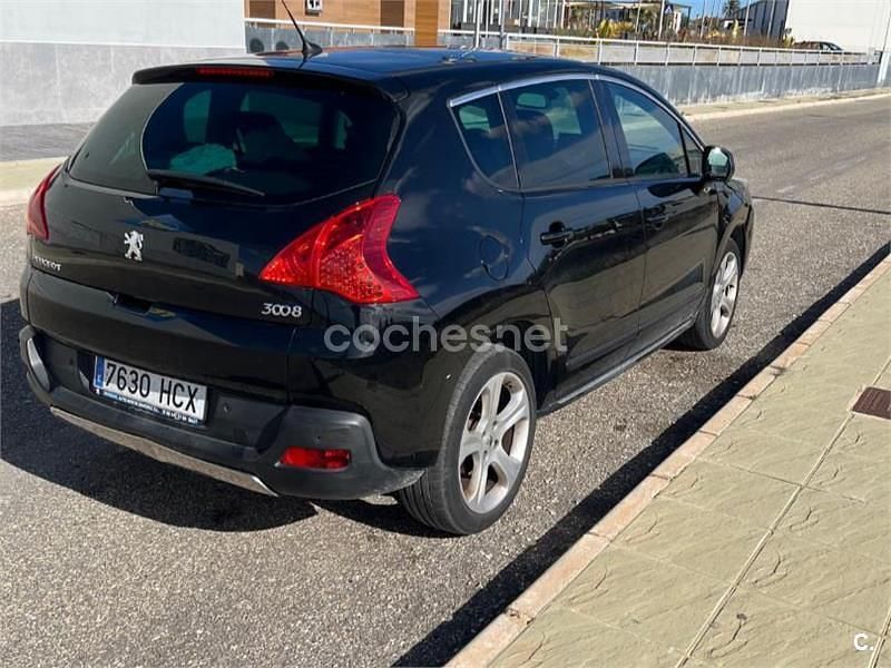 Usado Peugeot 3008 Sport 112 CV (82 kW) 2011 Negro Familiar