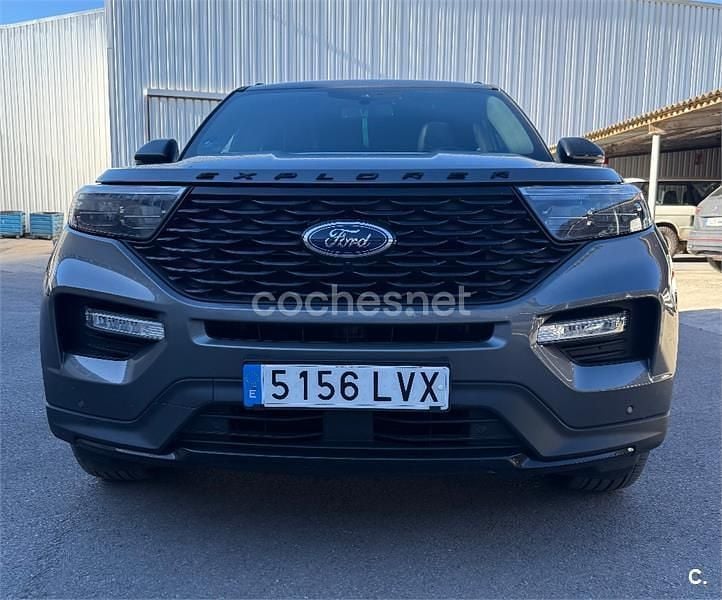 Usado Ford Explorer ST-Line 457 CV (336 kW) 2022 Gris / plata SUV