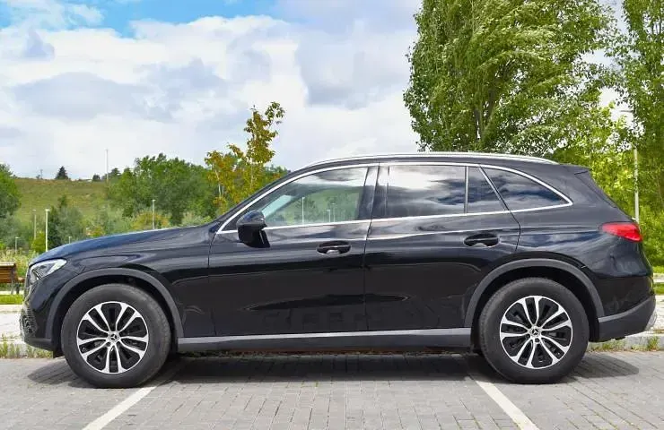 Usado Mercedes GLC220 Style 197 CV (144 kW) 2024 Negro SUV