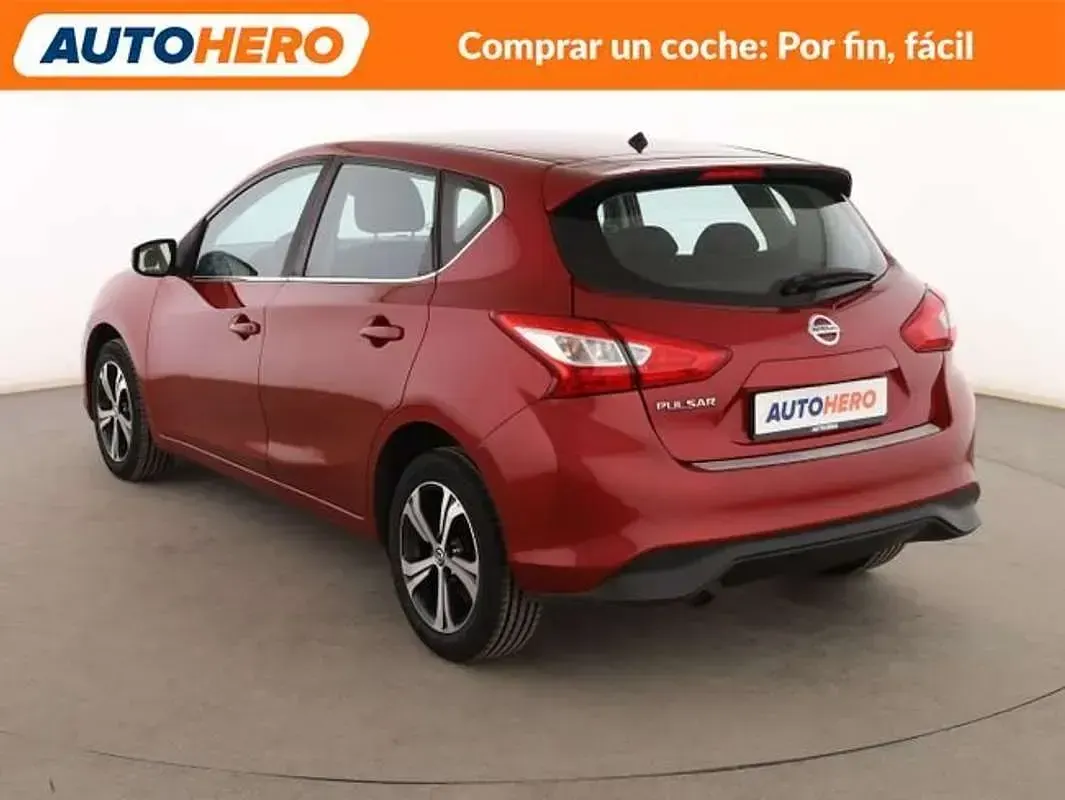 Usado Nissan Pulsar Acenta 110 CV (80 kW) 2018 Rojo Utilitario