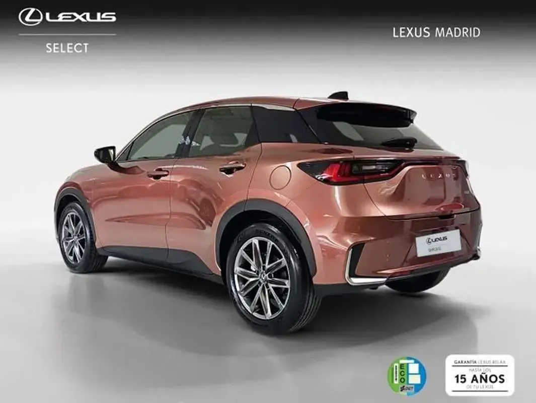 Usado Lexus LBX 136 CV (100 kW) 2025 Marrón SUV