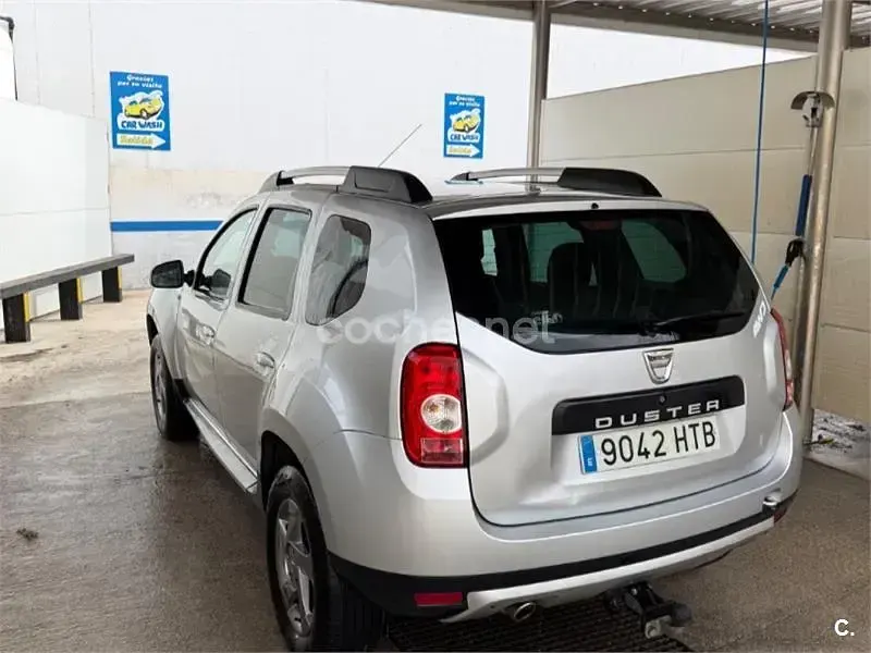 Usado Dacia Duster Lauréate 110 CV (80 kW) 2013 Blanco SUV