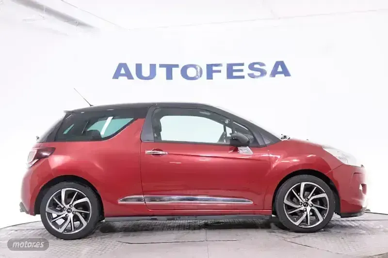 Usado DS Automobiles DS3 Style 100 CV (73 kW) 2015 Granate Coupe