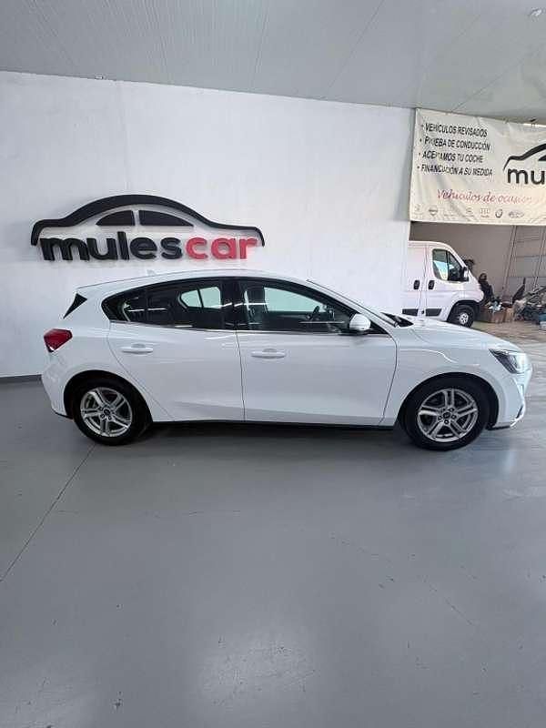Begagnad Ford Focus Trend+ 120 HK (88 kW) 2020 Vit Halvkombi