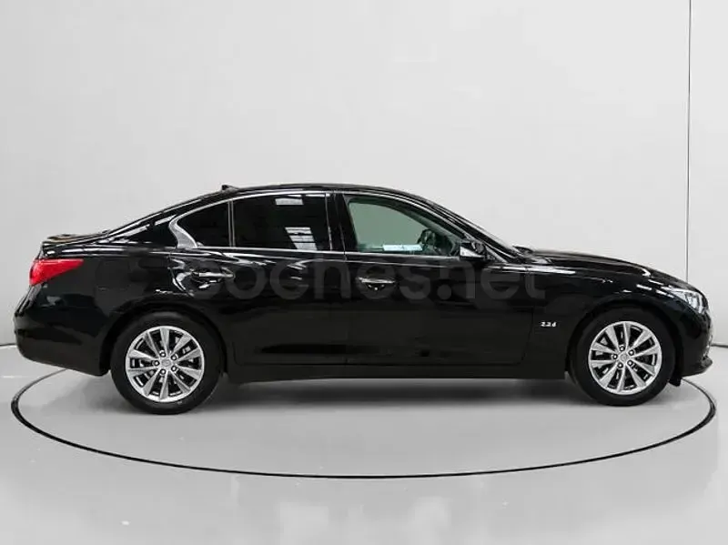 Usado Infiniti Q50 170 CV (125 kW) 2018 Negro Berlina