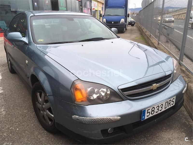 Usado Chevrolet Evanda CDX 131 CV (96 kW) 2005 Gris / plata Berlina