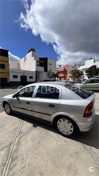 Usado Opel Astra Club 84 CV (61 kW) 2004 Gris / plata Berlina