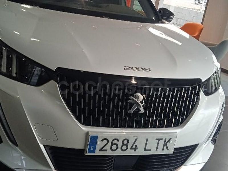 Usado Peugeot 2008 GT 130 CV (95 kW) 2021 Blanco SUV