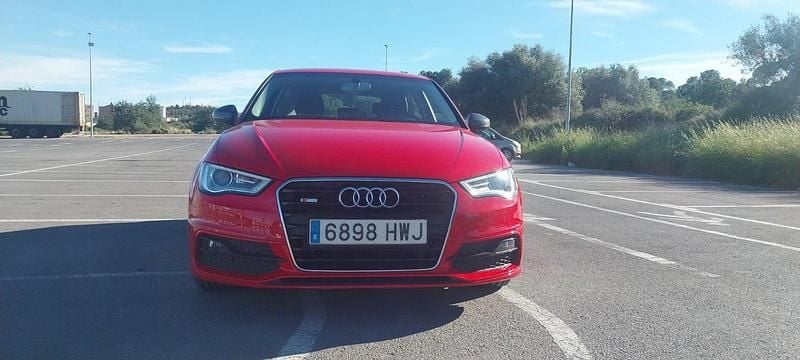 Usado Audi A3 110 CV (80 kW) 2014 Rojo