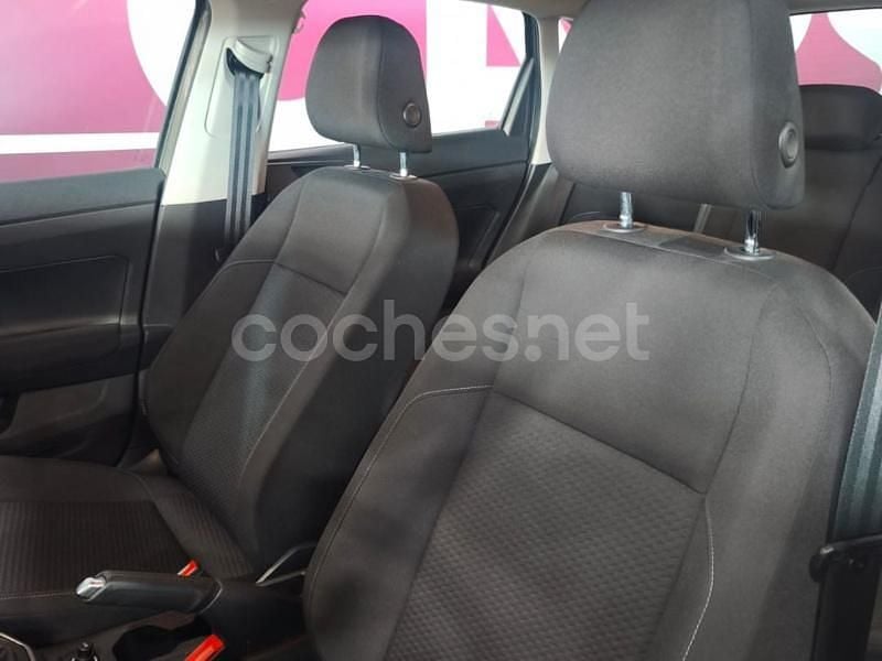 Usado VW Polo Advance 95 CV (69 kW) 2021 Gris / plata Berlina