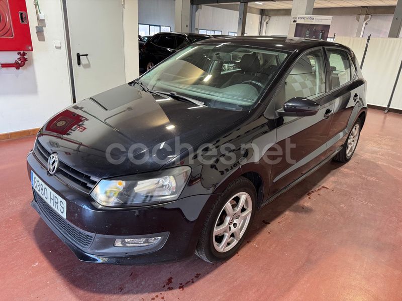 Usado VW Polo Advance 60 CV (44 kW) 2013 Negro Berlina