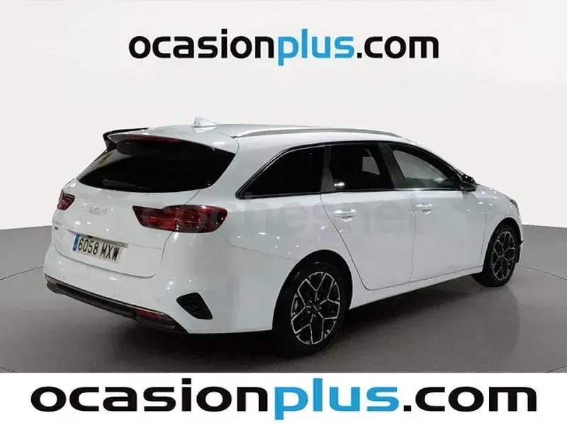 Usado Kia Ceed Style 100 CV (73 kW) 2025 Blanco Utilitario