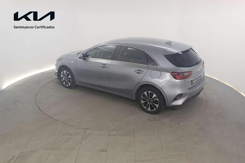 Usado Kia Ceed 101 CV (74 kW) 2025 Gris Utilitario