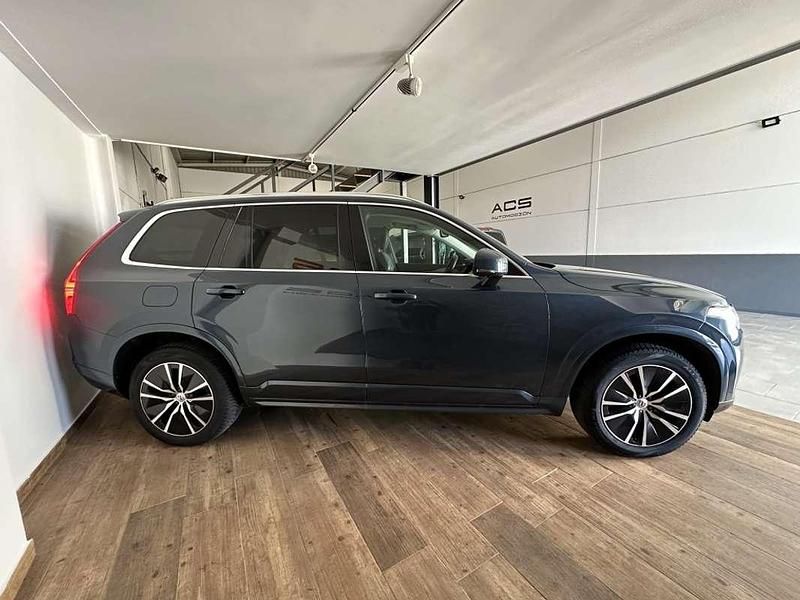 Usado Volvo XC90 Momentum 235 CV (172 kW) 2022 Azul SUV