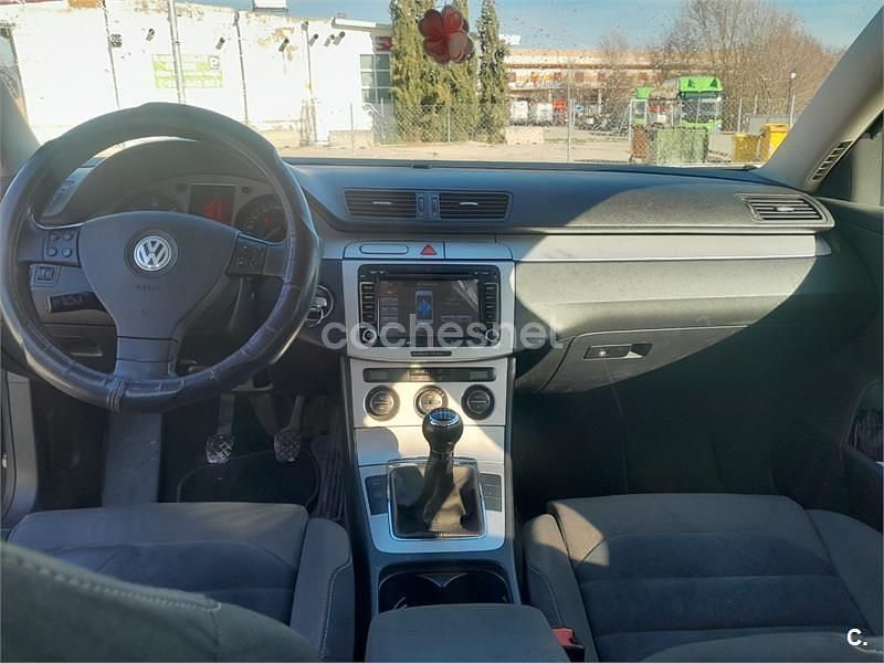 Usado VW Passat Highline 140 CV (102 kW) 2007 Negro Berlina