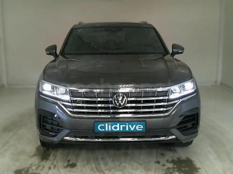 Usado VW Touareg 231 CV (169 kW) 2022 Gris / plata SUV