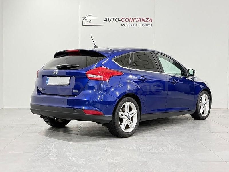 Usado Ford Focus Titanium 125 CV (91 kW) 2017 Azul Berlina