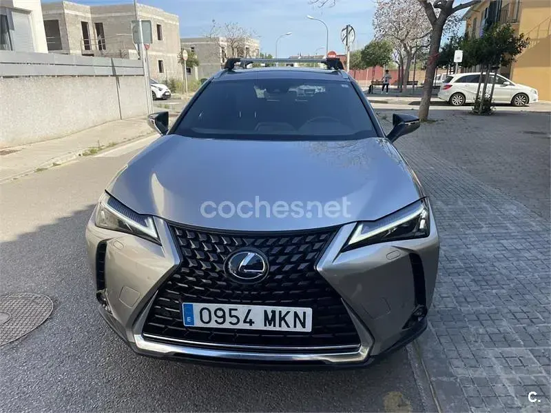 Usado Lexus UX 184 CV (135 kW) 2023 Beige SUV