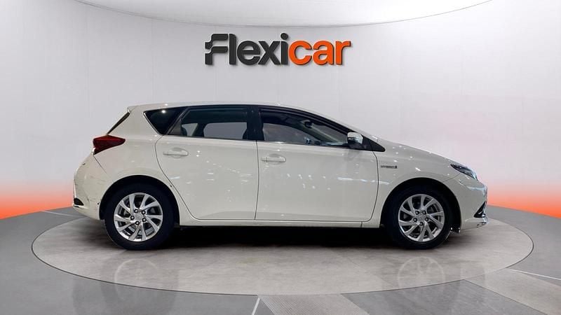 Usado Toyota Auris Hybrid Active 136 CV (100 kW) 2016 Blanco Utilitario