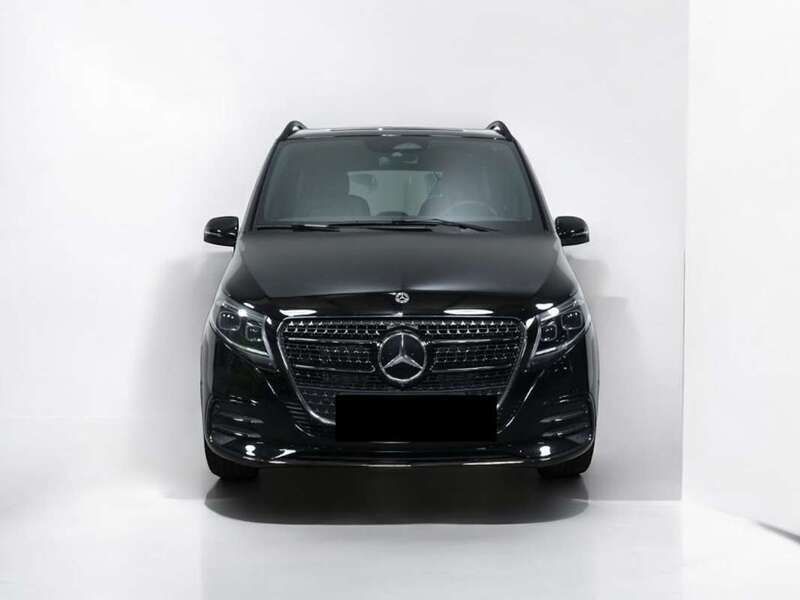 Negro Usado 2024 Mercedes V300 Exclusive Monovolumen | 200.000 € - Imagen 1/3